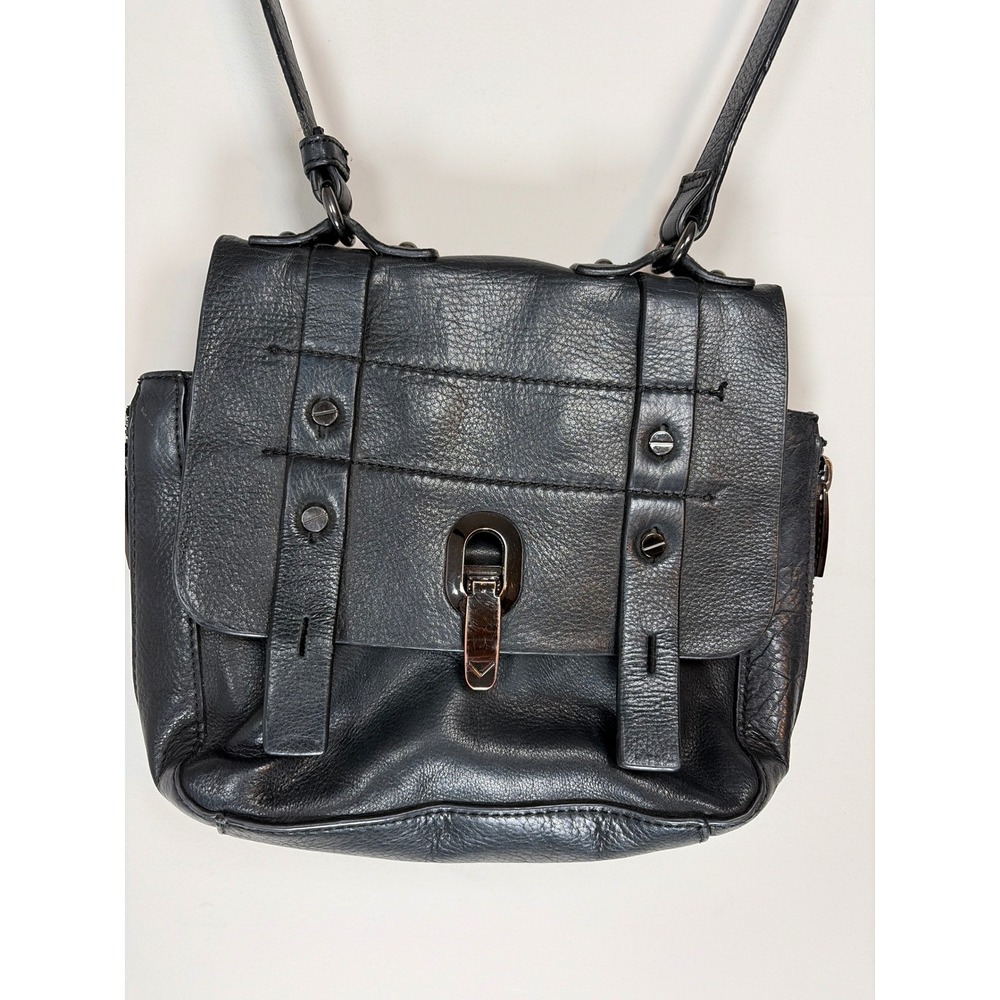 Via Spiga Black Pebbled Leather Crossbody Bag Messenger Flap Gunmetal Hardware